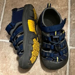 Keens Toddler Size 10